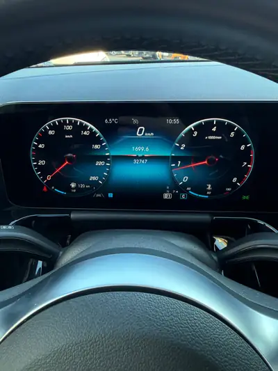 Mercedes-Benz GLA 200 AMG Line — SUV compact élégant, 1er propriétaire suisse — Thumbnail 24