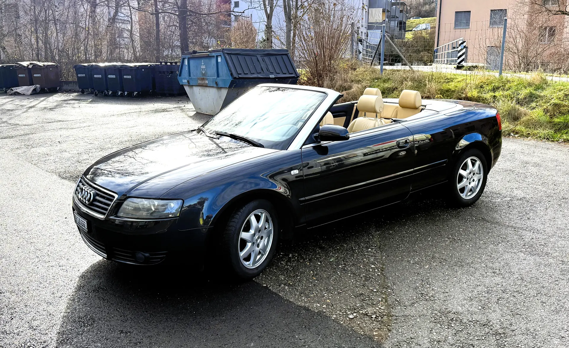 Audi A4 Cabriolet 2.4 V6 — Décapotable sportive, moteur 170 ch, entretien régulier — vue extérieure