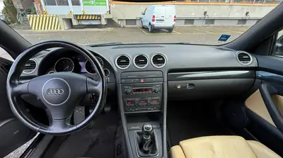 Audi A4 Cabriolet 2.4 V6 — Décapotable sportive, moteur 170 ch, entretien régulier — tableau de bord