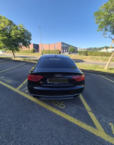 Audi S5 Sportback 3.0 TFSI Quattro — Performance sportive, fraîchement révisée — intérieur