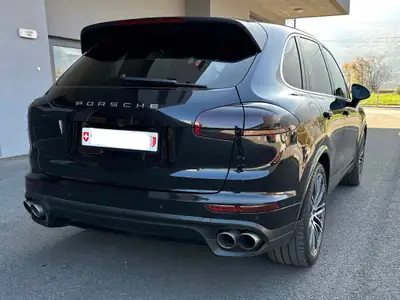 Porsche Cayenne S E-Hybrid — SUV hybride rechargeable, 416 ch, 1 propriétaire — tableau de bord