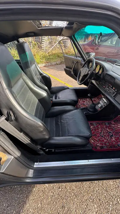 Porsche 911 (930) Turbo 3.3 — Légende des années 80, entièrement révisée et certificat veteran — Miniature 9