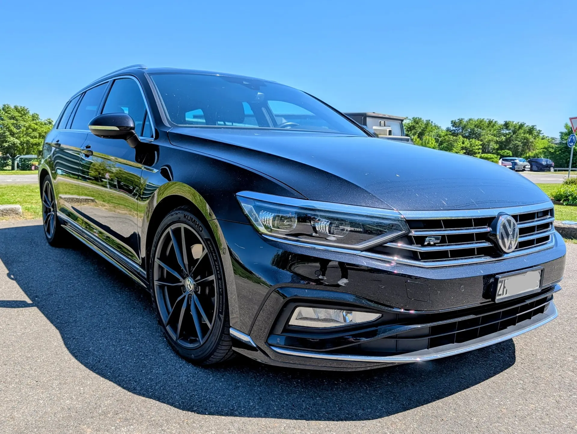 VW Passat Break 2.0 TDI 240 ch 4Motion — Monospace robuste avec équipements premium — vista esterna
