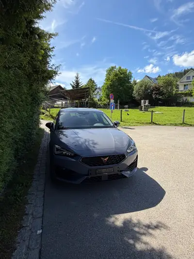 CUPRA Leon VZ 2.0 TSI DSG — Berline sportive 300 ch, faible kilométrage — Heckansicht
