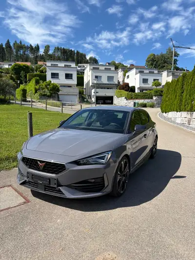 CUPRA Leon VZ 2.0 TSI DSG — Berline sportive 300 ch, faible kilométrage — Außenansicht