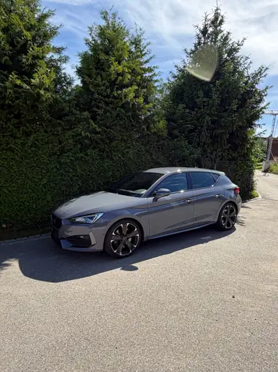 CUPRA Leon VZ 2.0 TSI DSG — Berline sportive 300 ch, faible kilométrage — Seitenansicht