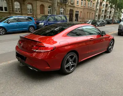 Mercedes-Benz C 180 AMG Line Coupé — Élégance sportive et consommation maîtrisée — vue extérieure