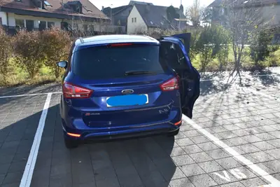 Ford B-Max 1.0 SCTi Titanium — Minivan compact urbain, entretien récent — Heckansicht
