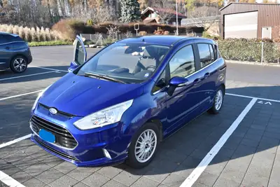 Ford B-Max 1.0 SCTi Titanium — Minivan compact urbain, entretien récent — Seitenansicht