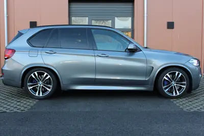 BMW X5 xDrive M50d M-Sport — SUV premium diesel, pack M complet et toit ouvrant — intérieur