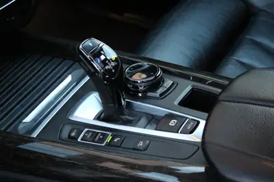 BMW X5 xDrive M50d M-Sport — SUV premium diesel, pack M complet et toit ouvrant — Miniature 12