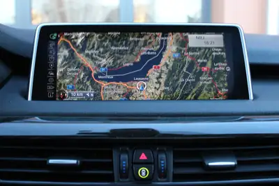 BMW X5 xDrive M50d M-Sport — SUV premium diesel, pack M complet et toit ouvrant — Miniature 14