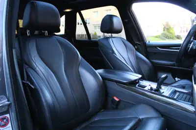 BMW X5 xDrive M50d M-Sport — SUV premium diesel, pack M complet et toit ouvrant — Miniature 21