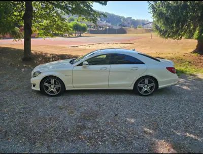 Mercedes-Benz CLS 63 AMG — Performance brute et élégance intemporelle, 35'000 km seulement — fianco