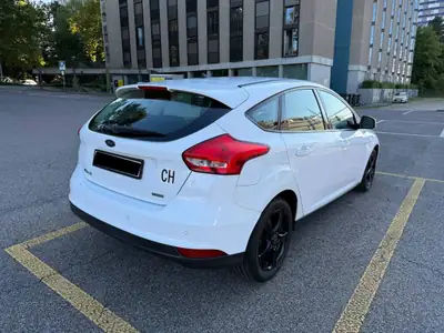Ford Focus 1.0 SCTi Trend — Citadine fiable, faible consommation, sans sinistre — tableau de bord