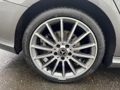 Mercedes-Benz CLA Shooting Brake 200 AMG Line — Élégance break avec moteur économe — Miniature 10