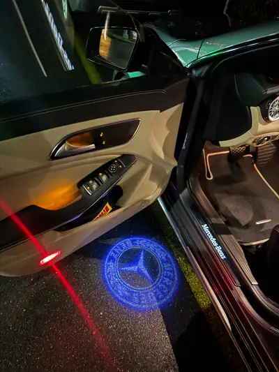 Mercedes-Benz CLA Shooting Brake 200 AMG Line — Élégance break avec moteur économe — Miniature 13