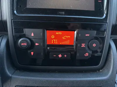 Citroën Jumper 35 2.2 BlueHDi 140 — Utilitaire robuste, faible kilométrage, équipé — Thumbnail 16
