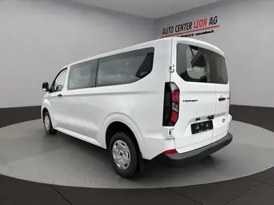 Ford Transit Custom Combi 320 — 9 places, diesel automatique, équipements complets — intérieur