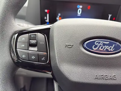 Ford Transit Custom Combi 320 L2H1 — 9 places, diesel automatique, équipé pour les professionnels — Miniature 24