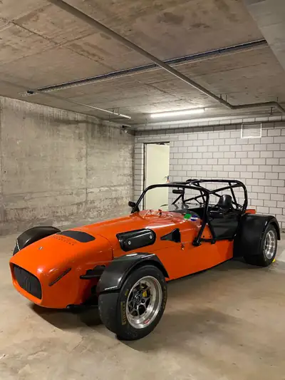 Caterham Seven 485 SV RACE — Bolide de compétition 270 ch, zéro kilomètre — Außenansicht