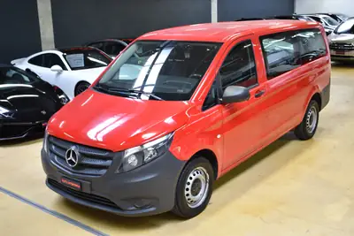 Mercedes-Benz Vito 114 CDI — Utilitaire fiable, moteur neuf, 960 kg de charge utile — côté
