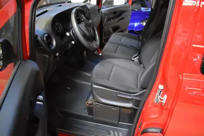 Mercedes-Benz Vito 114 CDI — Utilitaire fiable, moteur neuf, 960 kg de charge utile — Miniature 8