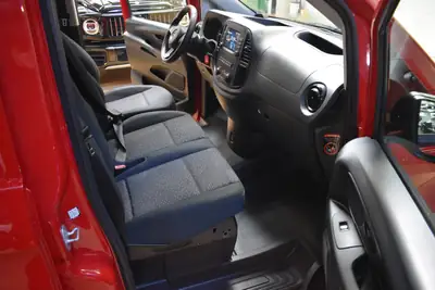 Mercedes-Benz Vito 114 CDI — Utilitaire fiable, moteur neuf, 960 kg de charge utile — Miniature 9