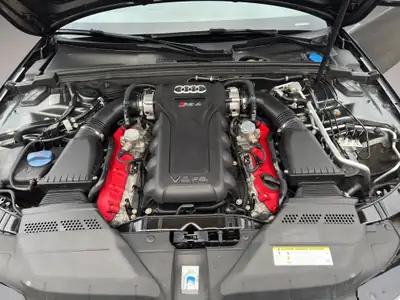 Audi RS4 Avant 4.2 FSI V8 — Berline sportive 450 ch, boîte S-tronic, quatre-roues motrices — Thumbnail 10