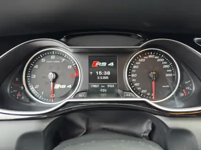 Audi RS4 Avant 4.2 FSI V8 — Berline sportive 450 ch, boîte S-tronic, quatre-roues motrices — Thumbnail 14