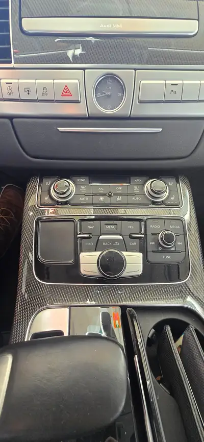 Audi S8 4.0 TFSI V8 — Berline de prestige 520 ch, sans accident — tableau de bord