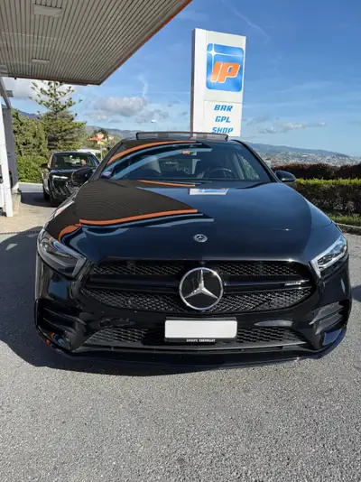 Mercedes-AMG A 35 4Matic Speedshift — 306 ch, berline sportive hautes performances — vista posteriore