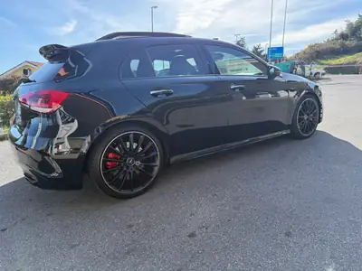 Mercedes-AMG A 35 4Matic Speedshift — 306 ch, berline sportive hautes performances — interni