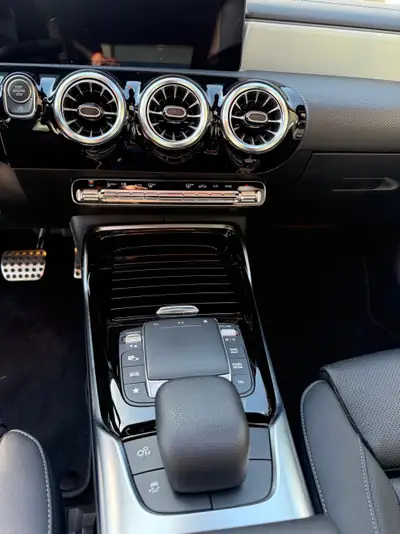 Mercedes-AMG A 35 4Matic Speedshift — 306 ch, berline sportive hautes performances — Miniatura 8