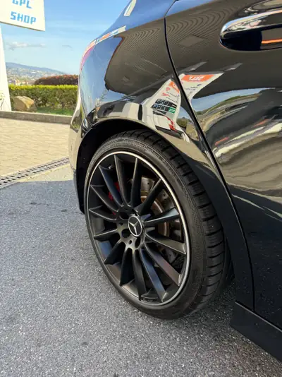 Mercedes-AMG A 35 4Matic Speedshift — 306 ch, berline sportive hautes performances — Miniatura 11