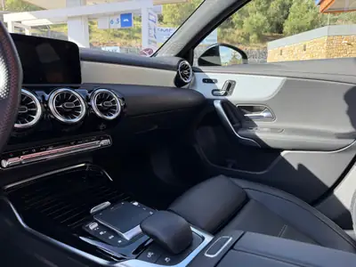 Mercedes-AMG A 35 4Matic Speedshift — 306 ch, berline sportive hautes performances — Miniatura 16