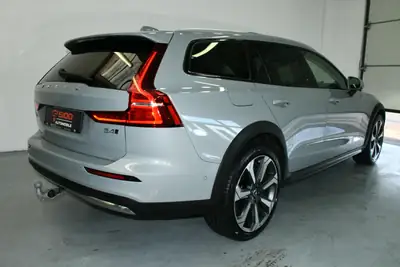 Volvo V60 Cross Country AWD Ultimate — SUV de luxe, 4RM, faible consommation — Detail