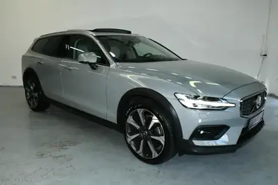 Volvo V60 Cross Country AWD Ultimate — SUV de luxe, 4RM, faible consommation — Innenraum