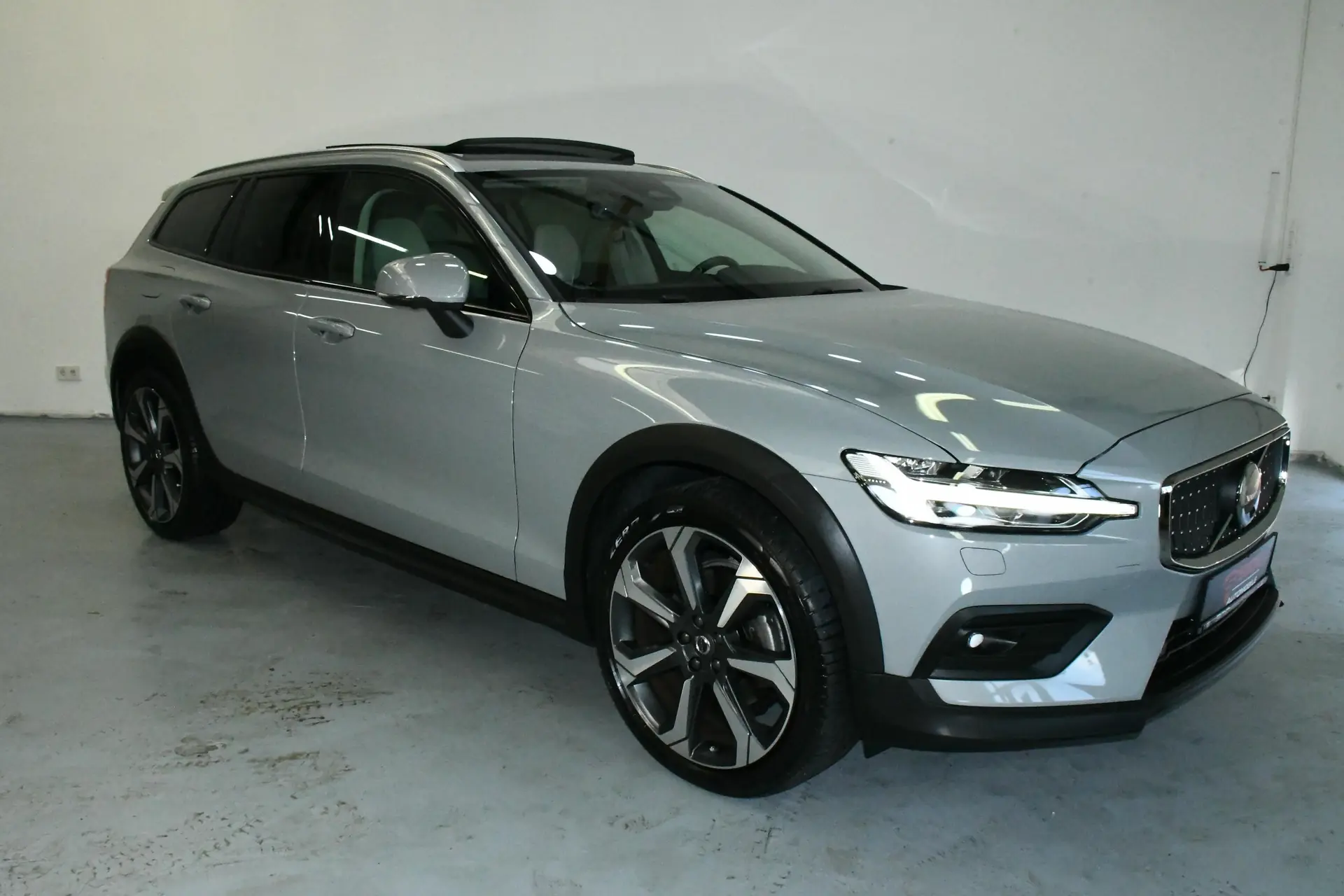 Volvo V60 2023 occasion Niederglatt — 4