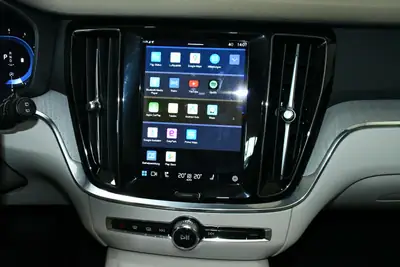 Volvo V60 Cross Country AWD Ultimate — SUV de luxe, 4RM, faible consommation — Miniatur 12