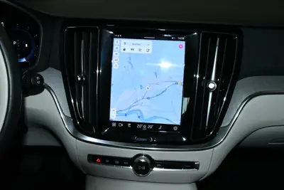 Volvo V60 Cross Country AWD Ultimate — SUV de luxe, 4RM, faible consommation — Miniatur 13