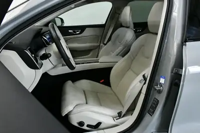 Volvo V60 Cross Country AWD Ultimate — SUV de luxe, 4RM, faible consommation — Miniatur 17