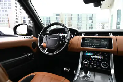 Range Rover Sport 3.0 SDV6 — Prestige diesel, toit panoramique, service frais — Thumbnail 15