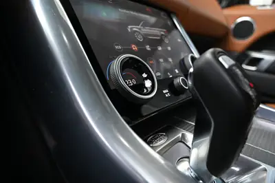 Range Rover Sport 3.0 SDV6 — Prestige diesel, toit panoramique, service frais — Thumbnail 20
