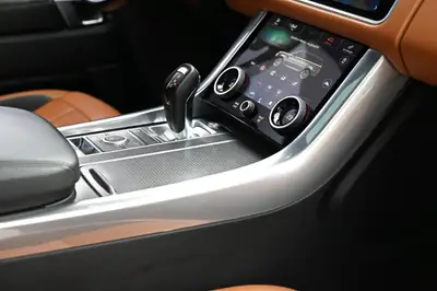Range Rover Sport 3.0 SDV6 — Prestige diesel, toit panoramique, service frais — Thumbnail 29