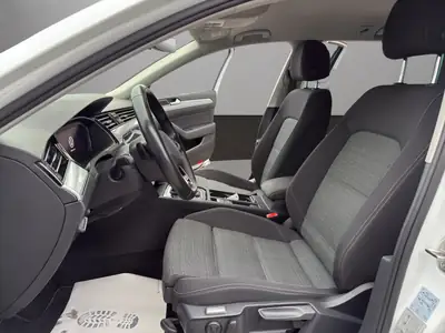 VW Passat 2.0 TDI 4Motion — Break diesel AWD, 200 ch, traction intégrale — Miniature 9