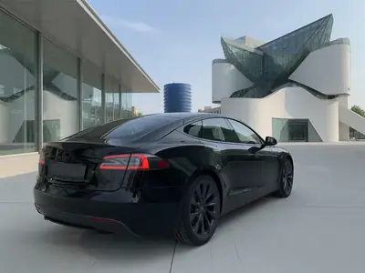TESLA Model S Ludicrous Performance — Électrique haute performance, 66 361 km — intérieur
