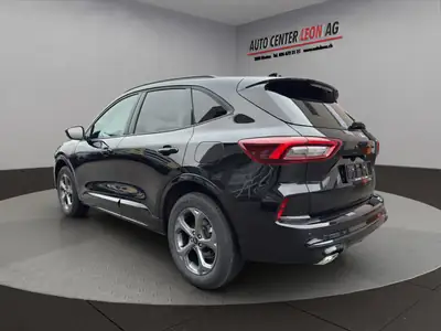 Ford Kuga 2.5 PHEV ST-Line — SUV hybride rechargeable, quasi neuf — interior