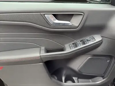 Ford Kuga 2.5 PHEV ST-Line — SUV hybride rechargeable, quasi neuf — Thumbnail 12