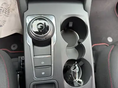 Ford Kuga 2.5 PHEV ST-Line — SUV hybride rechargeable, quasi neuf — Thumbnail 23